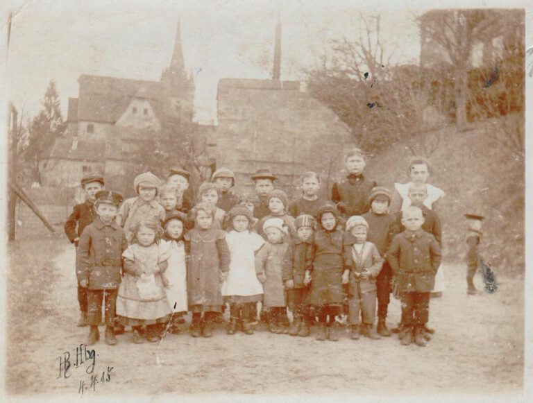 Osterfeier im 1. Weltkrieg, Terrassengarten Rotes Schloss, 1915