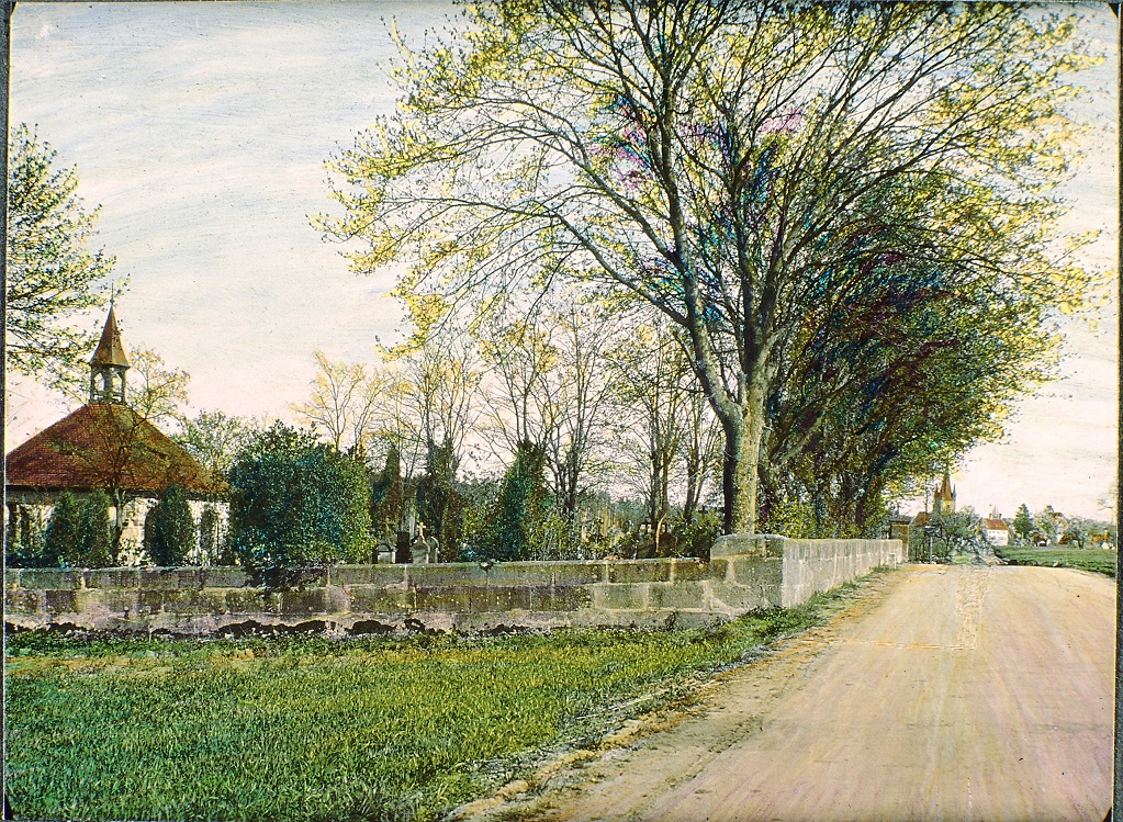 Kalchreuther Weg mit Friedhof